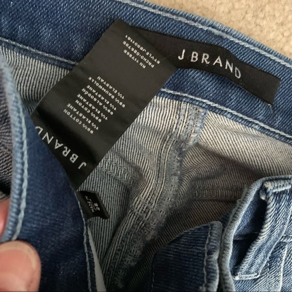 J Brand Mid-Rise Straight Leg Jeans in Utopia Wash - Picture 6 of 8